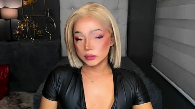 GwennGoddess live sex cam