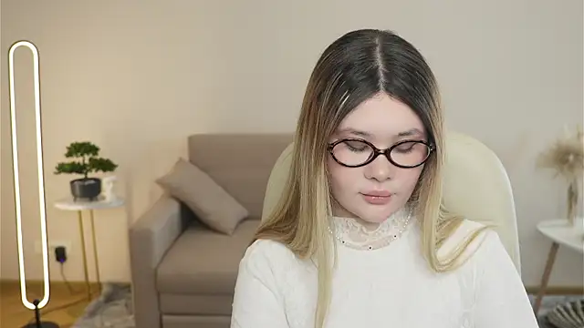 OraliaTumbleston's cam snapshot