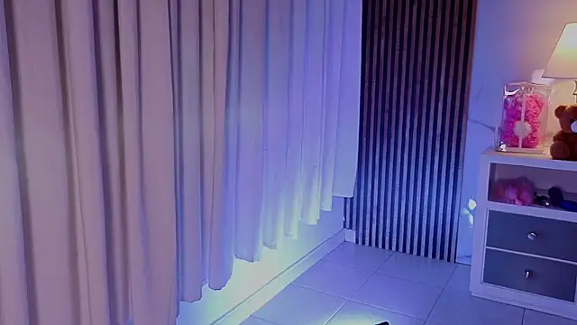 LunaRosse_'s cam snapshot