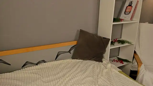 NightGloss's cam snapshot