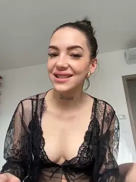 Nina-Viens live sex cam