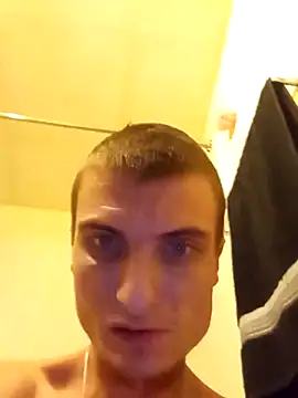 jizzyglizzy92 live sex cam