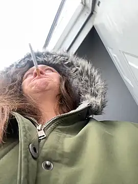 IvanaPlenty live sex cam