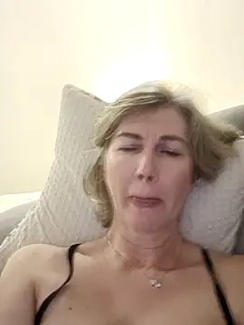 stellahere8's cam snapshot