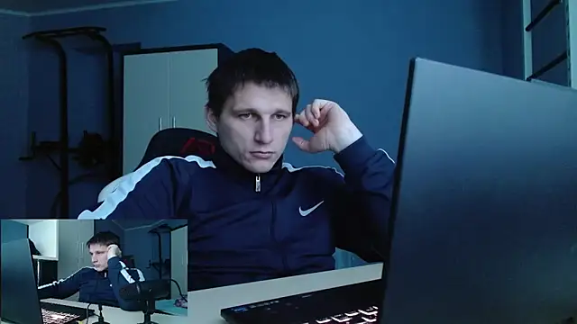 Poliglotjoe1's cam snapshot