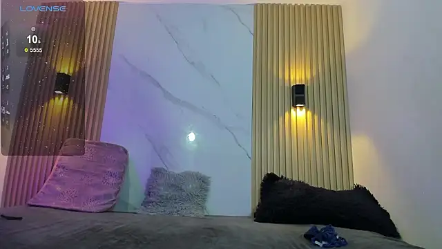 Valentinaliux_ live sex cam