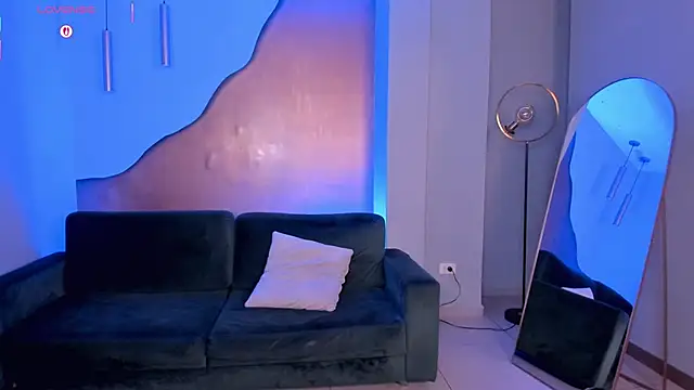 VeronicaBlue's cam snapshot