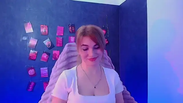 CuttieEmma's cam snapshot