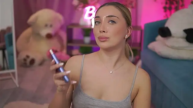 NadyaBlue's cam snapshot