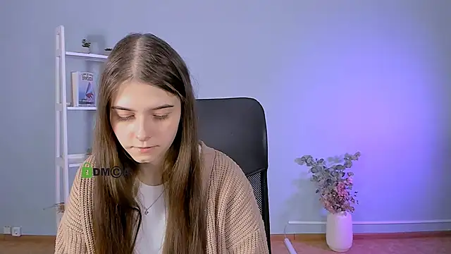 molly_hollow's cam snapshot