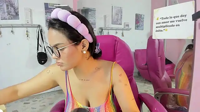 CAMILA--REY live sex cam