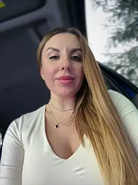 MilfNextDoor20 live sex cam