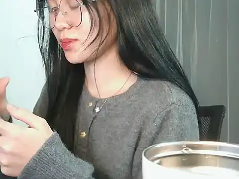 Nunaa18 live sex cam