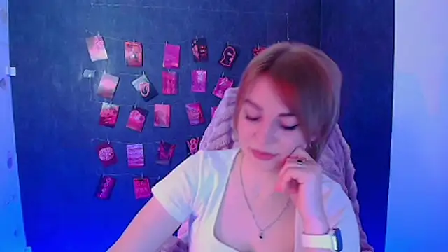 CuttieEmma's cam snapshot