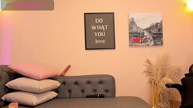 Alison_bellee's cam snapshot