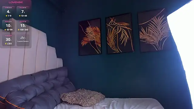 Adrienne__'s cam snapshot