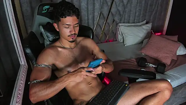 NicolaiKarav live sex cam