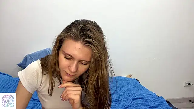 EmiliBreeze's cam snapshot