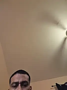 Cnutt310 live sex cam