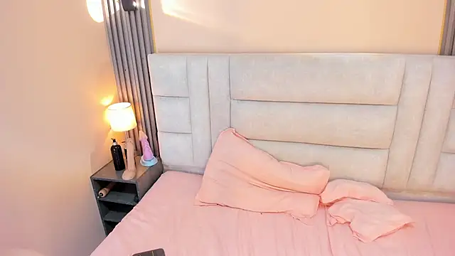 EYMI_TOMSOM's cam snapshot