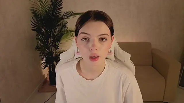 Ellya_me's cam snapshot