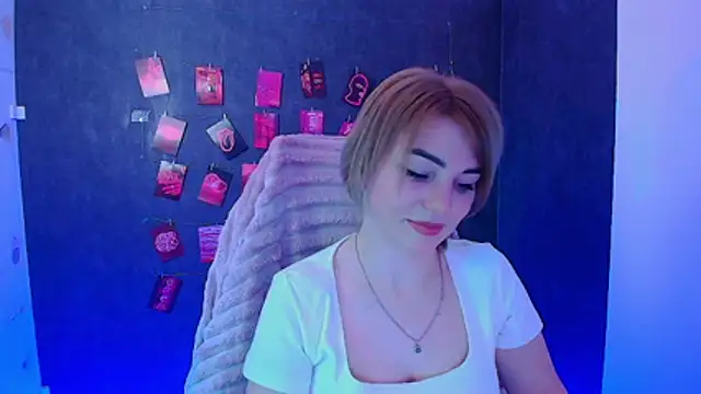 CuttieEmma's cam snapshot