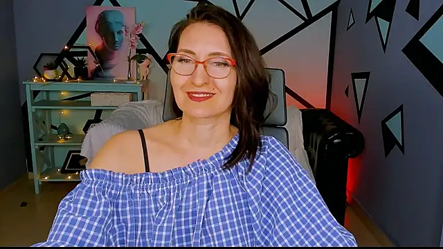 UnaTerra live sex cam