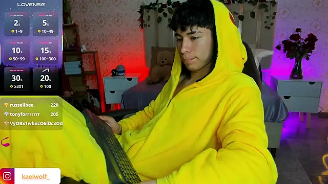 kaelwolf_tay live sex cam