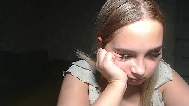 DolphinDreams's cam snapshot