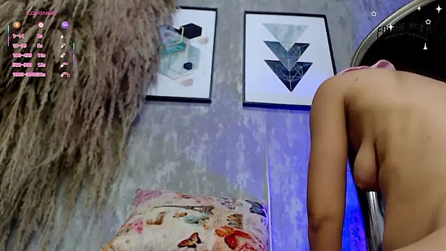 adara_le's cam snapshot