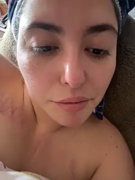 sukhakunis1 live sex cam