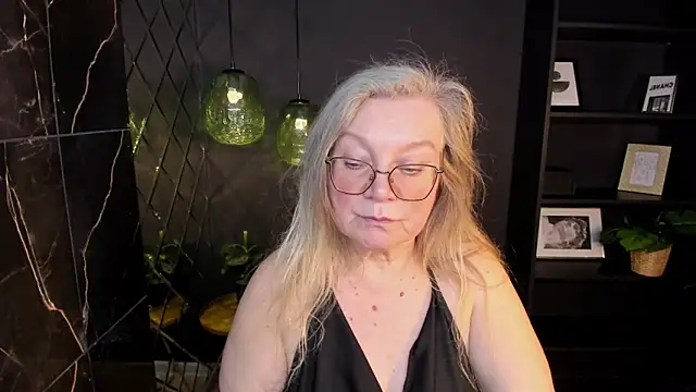 NataliMellow live sex cam