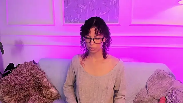 AliceMadnes's cam snapshot