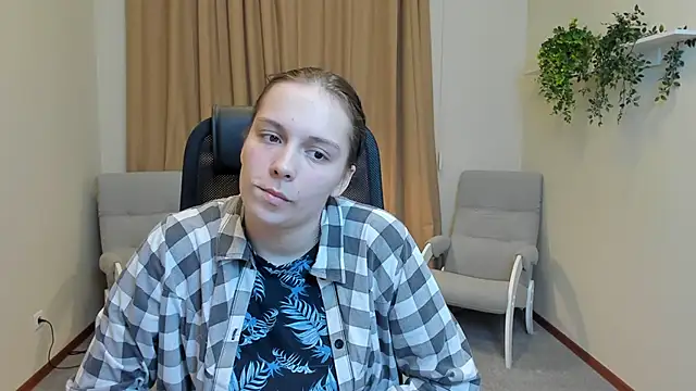 HeidiMinnix's cam snapshot