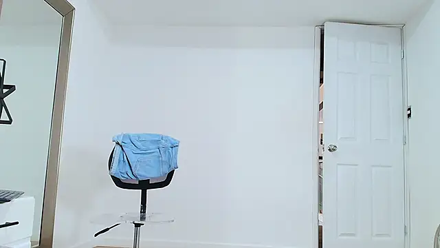 Sara_BigAss-'s cam snapshot