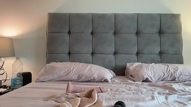 LustfulLuna_'s cam snapshot