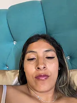 Cami_Leon2's cam snapshot