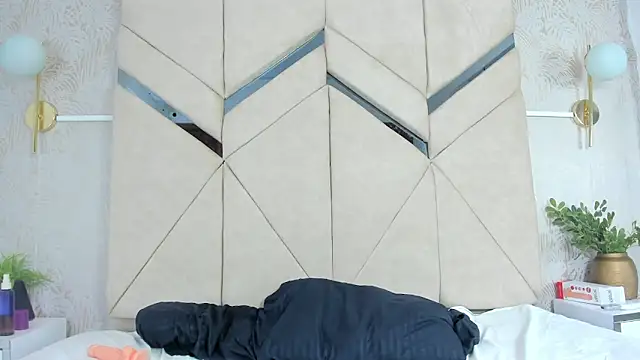 Leah-Moon's cam snapshot