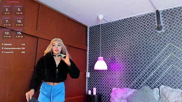 Aleja_bloom's cam snapshot