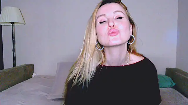 Lady_moon_'s cam snapshot