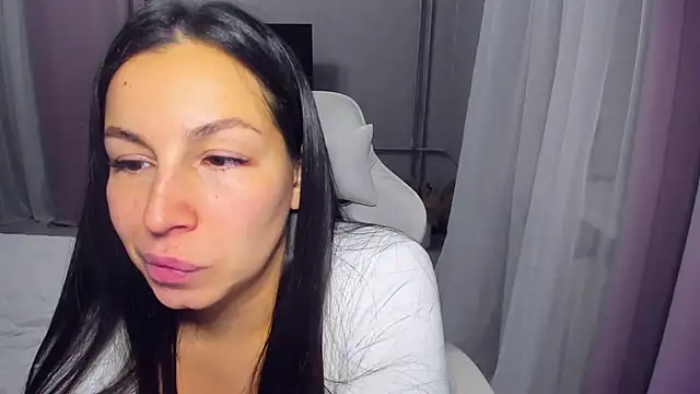 AvisFlowers's cam snapshot