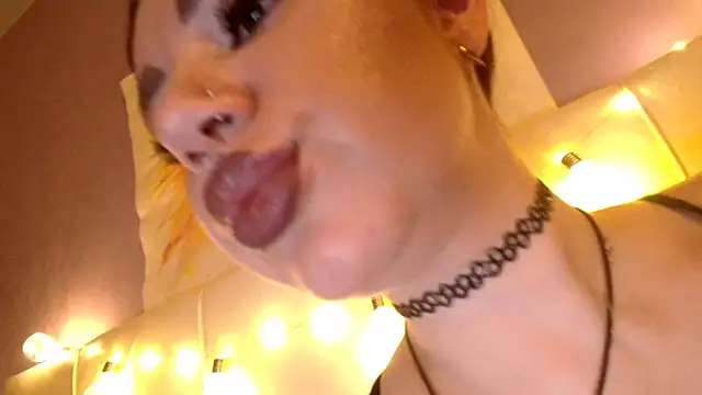 sexxxyredxxx's cam snapshot