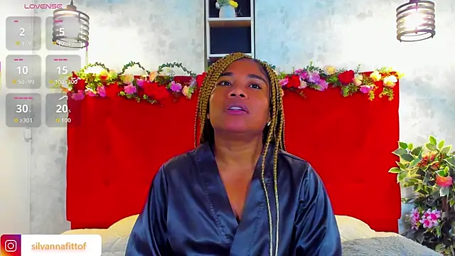 SilvannaFit live sex cam