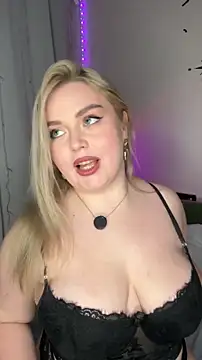 April_Vancee's cam snapshot