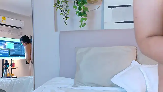 VioletBloomm's cam snapshot