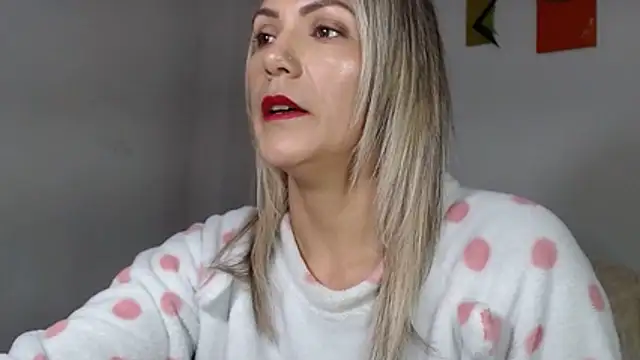 Chantal_hott's cam snapshot