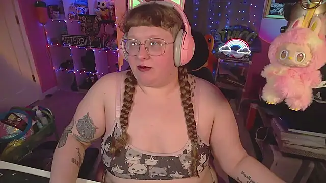 FatVeronica's cam snapshot