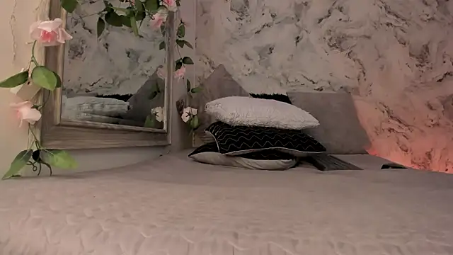 Bella_desi_'s cam snapshot