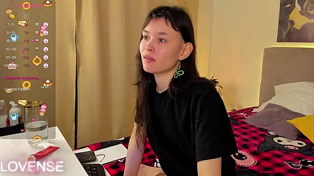 Emily_Strikeee's cam snapshot