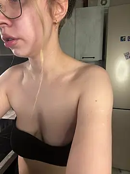 Kitty_Katrine's cam snapshot